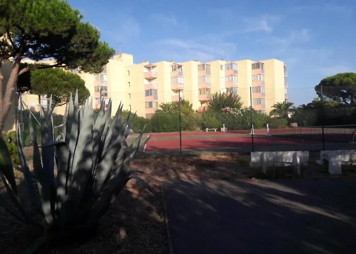 Joli Appt 2 Chambres Et Studio Avec Parking Dans Residence Ombragee Et Calme 5Mns Plage Et Commerces