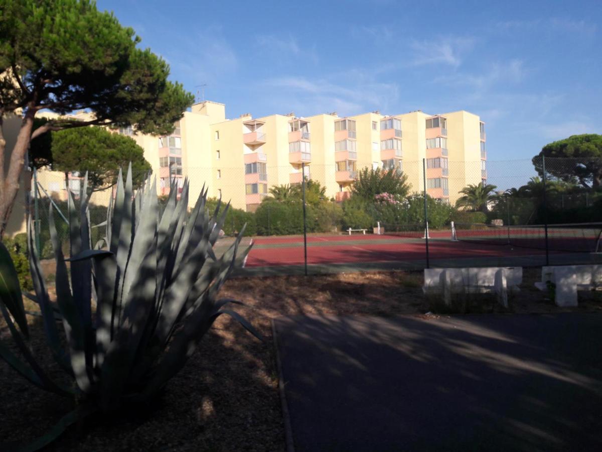 Apartment Joli Appt 2 Et Avec Parking Dans Ombragee Et Calme 5mns Et Commerces *