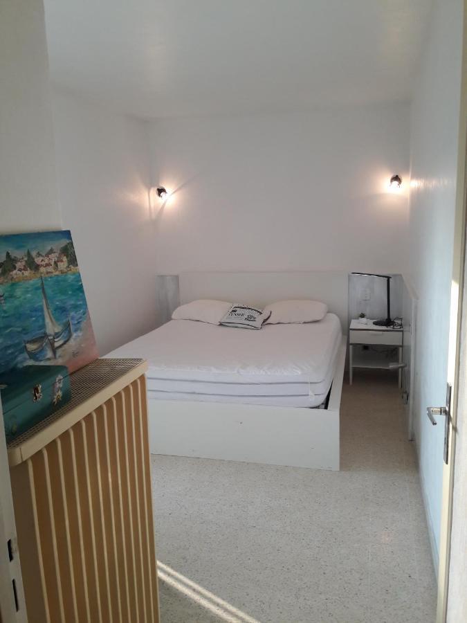 Apartment Joli Appt 2 Et Avec Parking Dans Ombragee Et Calme 5mns Et Commerces *
